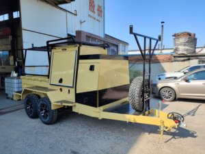 Remorque plateau Eden PREMIUM UTE Tradesman à double essieu avec boîte à outils, porte-échelle, design en tôle perforée, charge utile de 2000 kg, galvanisée à chaud - Product Image 4