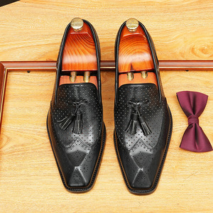 Zapatos de cuero genuino de diseño clásico de lujo personalizados para hombre, informales, formales y de negocios. - Product Image 1