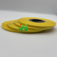 Ruban en film polyester Mylar de couleur jaune avec revêtement de colle thermofusible pour applications basse tension, enveloppement de fils et de câbles et utilisation de ceintures