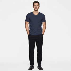 T-shirts pour hommes col V, haute qualité, design optimal, couleur personnalisée, coton et polyester respirants, en vente, personnalisables - Product Image 1