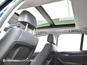 BMW X1 2.0d d'occasion, automatique, diesel, SUV, faible kilométrage, excellent état, véhicule compact de luxe, transmission intégrale, moteur diesel turbo puissant - Product Image 4