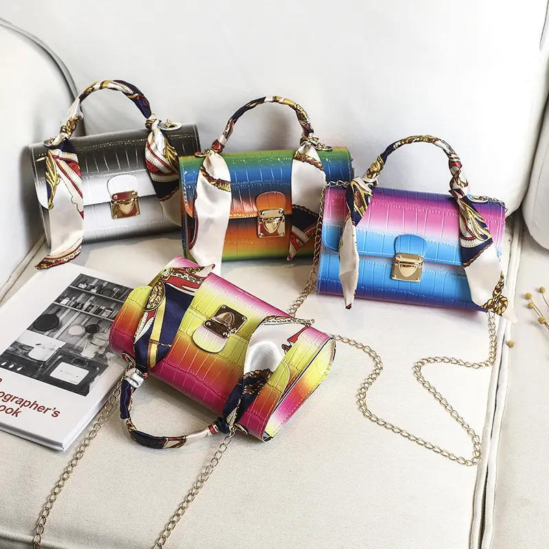 Bolsos de mano de seda degradado de arco iris para mujer, mini bolsas con cadena de viaje