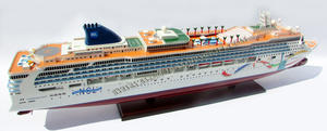 Maqueta de Barco de Crucero Norwegian Dawn, Modelo de Madera de Alta Calidad, Pintado a Mano, Estilo Náutico, Regalo Original para Decoración del Hogar - Product Image 4