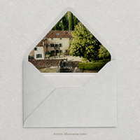 Carte d'invitation de mariage en acrylique miroir doré avec estampage à chaud en feuille blanche et enveloppe en velours rouge bordeaux