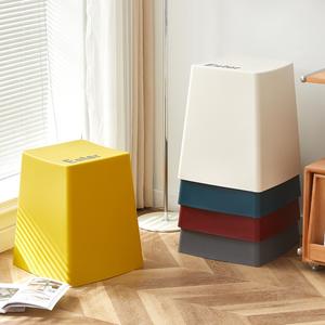 Tabouret de clavier 46x36x36 en plastique empilable, mobilier de salon, design minimaliste et moderne - Product Image 1