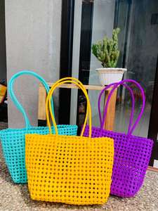 Bolso de mano elegante para mujer, accesorio de moda de alta calidad para adultos, tejido de plástico reciclado, diseño indonesio - Product Image 3