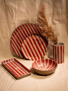 Plato de Cena con Rayas Rojas de Estilo Tribal, Tazón Decorativo con Acabado Craquelado, Cerámica de Gres de Alta Cocción, Apto para Horno de Microondas - Product Image 3