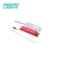 Adaptateur AC-DC de pilote d'alimentation LED étanche IP65 super mince pour l'éclairage du pilote LED à tension constante DC12/24V