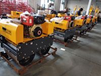 Petit mini compacteur de rouleau compresseur vibrant en béton bitumineux à double tambour avec moteur diesel hydraulique refroidi à l'eau