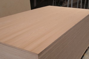 ไม้อัดเคลือบแผ่นไม้วีเนียร์เมเปิ้ล ขัดทั้งสองด้าน ผิวเรียบ เกรดเฟอร์นิเจอร์ ผลิตในเวียดนาม - Product Image 4