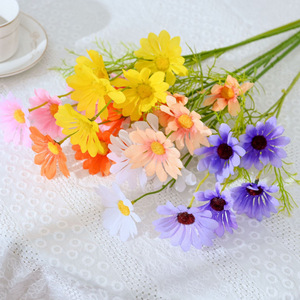Fleurs artificielles en soie Kch, marguerites réalistes, décoration d'intérieur, accessoires de mariage, bouquet multicolore - Product Image 1
