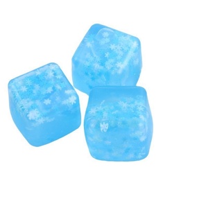 Jouet anti-stress en TPR en forme de cube de glace, extensible et compressible, cube d'eau, flocon de neige en maltose, pour la décompression - Product Image 2