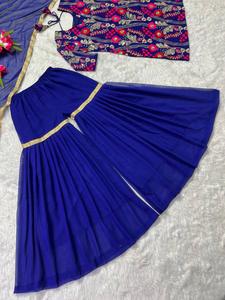 Lancement du nouveau look Designer Party Wear New Top-Plazzo and Dupatta With Heavy Embroidery Sequence Work Quality trending - Product Image 3