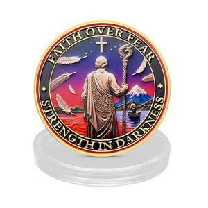 Fe sobre el miedo Cruz colorido relieve chapado en oro moneda conmemorativa venta al por mayor Biblia telón de fondo tema Papa regalo medalla - Product Image 6