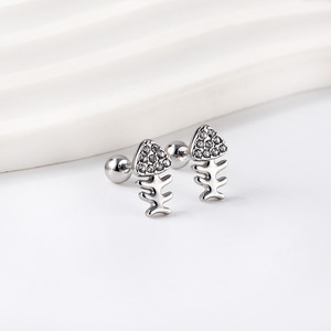 Boucles d'oreilles clous en forme d'arête de poisson avec incrustation de strass en acier inoxydable couleur or et argent, bijoux de mode - Product Image 3