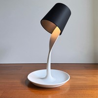 Nouveau produit lampe de table en matériau PLA avec plateau et télécommande 3 couleurs de gradation pour l'ornement de décoration de salon à la maison