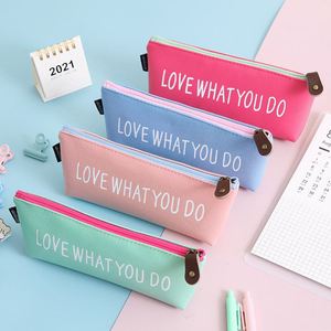 Vente flash - Trousse à crayons LOVE WHAT YOU DO - Cuir PU - Étanche - Trousse à crayons résistante aux éclaboussures - Sac à fermeture éclair - Cadeau pour le bureau ou l'école - Product Image 1