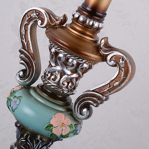 Europäische Tischlampen im Nordischen Vintage-Stil, Antike Dekorative Luxus-Leuchten für das Schlafzimmer, Zeitgenössisch mit Schirm - Product Image 5