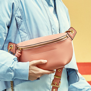 <span class=keywords><strong>Sac</strong></span> <span class=keywords><strong>Banane</strong></span> <span class=keywords><strong>Femme</strong></span> en Cuir Véritable Tendance, <span class=keywords><strong>Sac</strong></span> de Poitrine en Similicuir pour Dames avec Chaînes - Product Image 2