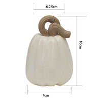 Décoration florale en résine crème blanche avec tige en bois, sculpture de table moderne et minimaliste pour l'accent de décoration d'Halloween à la maison