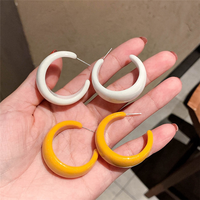 Boucles d'oreilles demi-cercle acrylique hyperbole blanc jaune fluorescent
