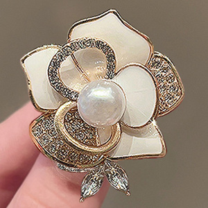 WEGOODZF Broche de Camelia con Diamantes de Imitación y Perlas, Accesorio de Moda para Zapatos, Broche de Rosa Multicapa para Mujer - Product Image 6