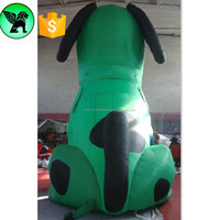 Chien gonflable géant en dalmatiane vert, personnalisé, 2x4m, pour la publicité de Festival, A6321