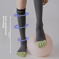 Chaussettes de compression antidérapantes à cinq orteils pour femmes - Coton respirant pour le Pilates en intérieur et les activités de saut à la corde