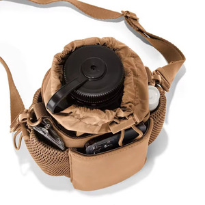 Aangepaste Nieuwe Waterdichte Gym Crossbody Waterfles Drager Met Riem Sling Tas Draagbare Flessenhouder - Product Image 4