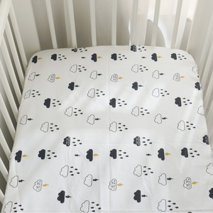 Lenzuolo con Angoli per Culla <span class=keywords><strong>Neonato</strong></span>, Biancheria da Letto per Bambini, Copriletto in Puro Cotone, Lenzuolo per Bambini Piccoli con Motivo a Nuvole e Raso - Product Image 1