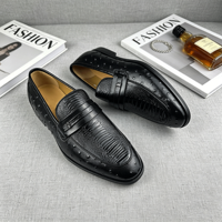 Mocassins de luxe style exotique pour homme, en cuir imprimé autruche, texture côtelée élégante, chaussures noires à enfiler pour gentleman