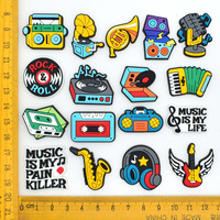 Nouvelle série d'instruments de musique : Patchs en caoutchouc souple PVC, décorations DIY pour lacets de chaussures, accessoires pour guitares, écouteurs, bandes et breloques pour chaussures