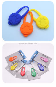 Moda nueva mascota silicona LED lámpara perro brillante colgante noche seguridad silicona luz colgantes perro silicona LED mascota etiqueta mascota collares - Product Image 3