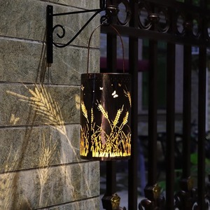Lampe solaire artisanale en <span class=keywords><strong>fer</strong></span> <span class=keywords><strong>forgé</strong></span> pour jardin, à <span class=keywords><strong>d</strong></span>étection de lumière, motif floral, pour cour, éclairage <span class=keywords><strong>d</strong></span>écoratif, protection IP65 - Product Image 1