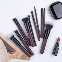 Ensemble de pinceaux de maquillage d'usine 11 pièces Premium Synthétique avec manche en bois Kabuki Fond de teint Mélange Poudre pour le visage Ombres à paupières Pinceaux