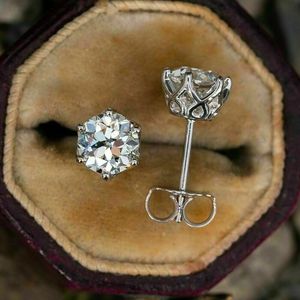 Orecchini a lobo con zircone singolo a sei griffe, gioielli da sposa classici per donna - Product Image 2
