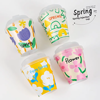 Vasos de Plástico PP con Diseño Floral de Dibujos Animados al por Mayor, 300ml 90mm, Proceso IML, Temática de Primavera, Tapas Esmeriladas Engrosadas, Marca Personalizada, para Té con Leche