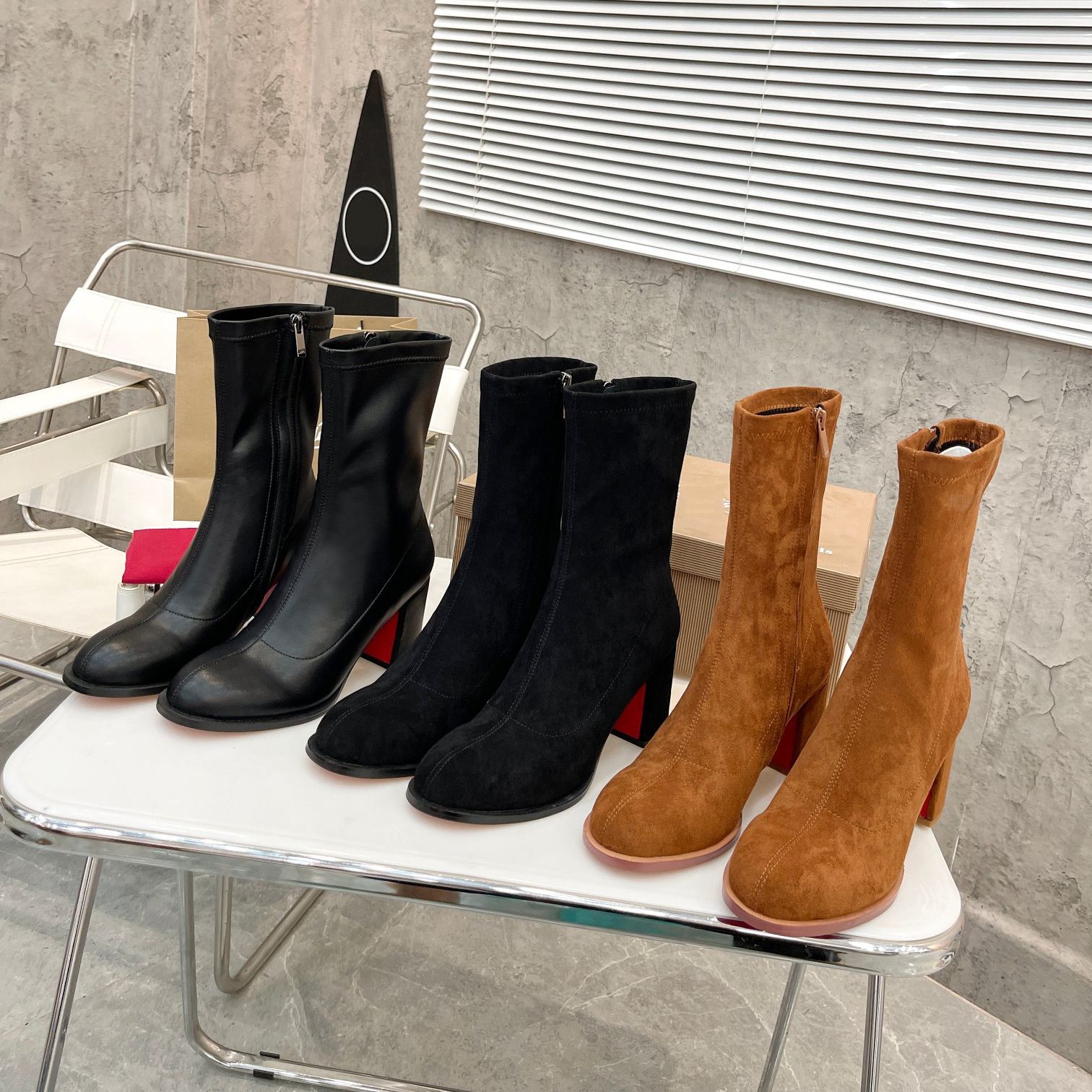 สีน้ำตาล