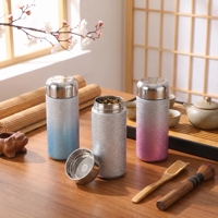 Bouteille d'eau isolée sous vide à double paroi en titane pur antibactérien de 300 ml avec infuseur à thé, ultralégère et portable