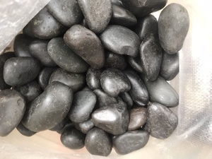 Piedra de Río Negro al por mayor, roca de guijarros pulida, piedra de guijarros de roca negra natural sin pulir - Product Image 5
