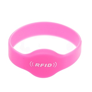 Bán buôn 125Khz thông minh chip RFID Silicone dây đeo cổ tay NFC silkscreen in ấn phòng tập thể dục dây đeo cổ tay vòng đeo tay cho khách sạn waterparks - Product Image 1