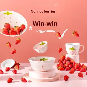 Ensemble <span class=keywords><strong>de</strong></span> vaisselle en céramique européenne mignon à la fraise avec bol et assiette <span class=keywords><strong>de</strong></span> haute qualité, ensemble <span class=keywords><strong>de</strong></span> vaisselle en céramique circulaire nordique - Product Image 3