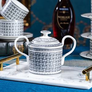 Service à café de luxe en porcelaine fine grise 15 pièces avec bordure dorée et motif mosaïque - Product Image 3