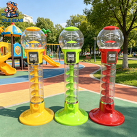 Distributeur de bonbons sur pied géant de 130 cm avec piste spirale pour balles rebondissantes et capsules de jouets