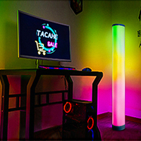 Décorations de fête d'anniversaire populaires Effet RGBW Lumière de faisceau mobile à LED DJ Éclairage de scène Laser Noir Lumineux