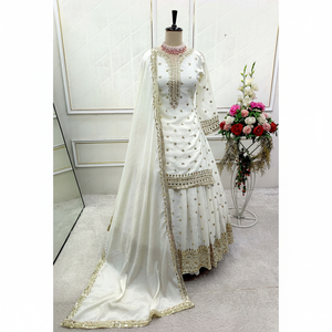 Beau Top-Lehenga et Dupatta avec broderie Séquence Work Premium Regional Clothing - Product Image 1