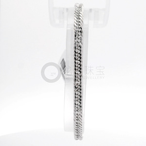 Cordón de Muñeca Robusto de Platino Pt950 Blanco con Triple Cierre y Eslabones Desplazados para Unisex, Joyería de Muñeca de Platino Resistente para Exteriores - Product Image 5