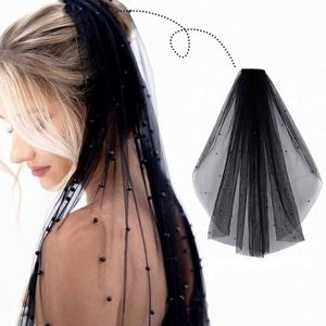 Voile de mariée noir perlé style gothique avec peigne à cheveux pour décoration de fête - Product Image 1