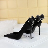 Escarpins de luxe en diamant de haute qualité avec nœud papillon Chaussures à talons hauts à bout pointu pour femmes et dames