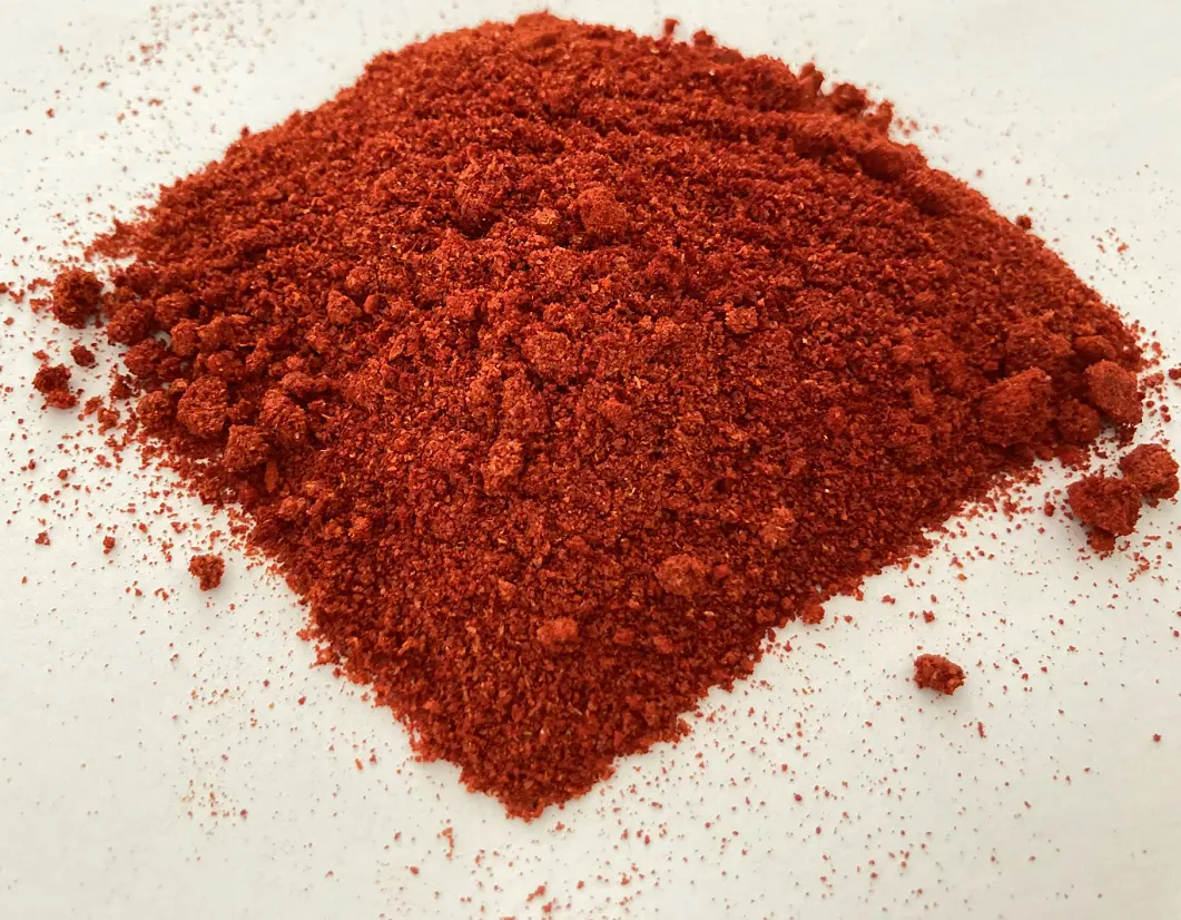 Les gens chauds choisissent la poudre de paprika de piment rouge de spécification biologique